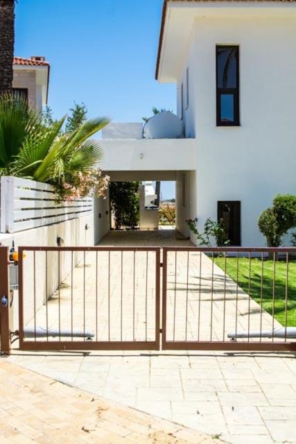 Villa Hera Agios Theodoros Luaran gambar